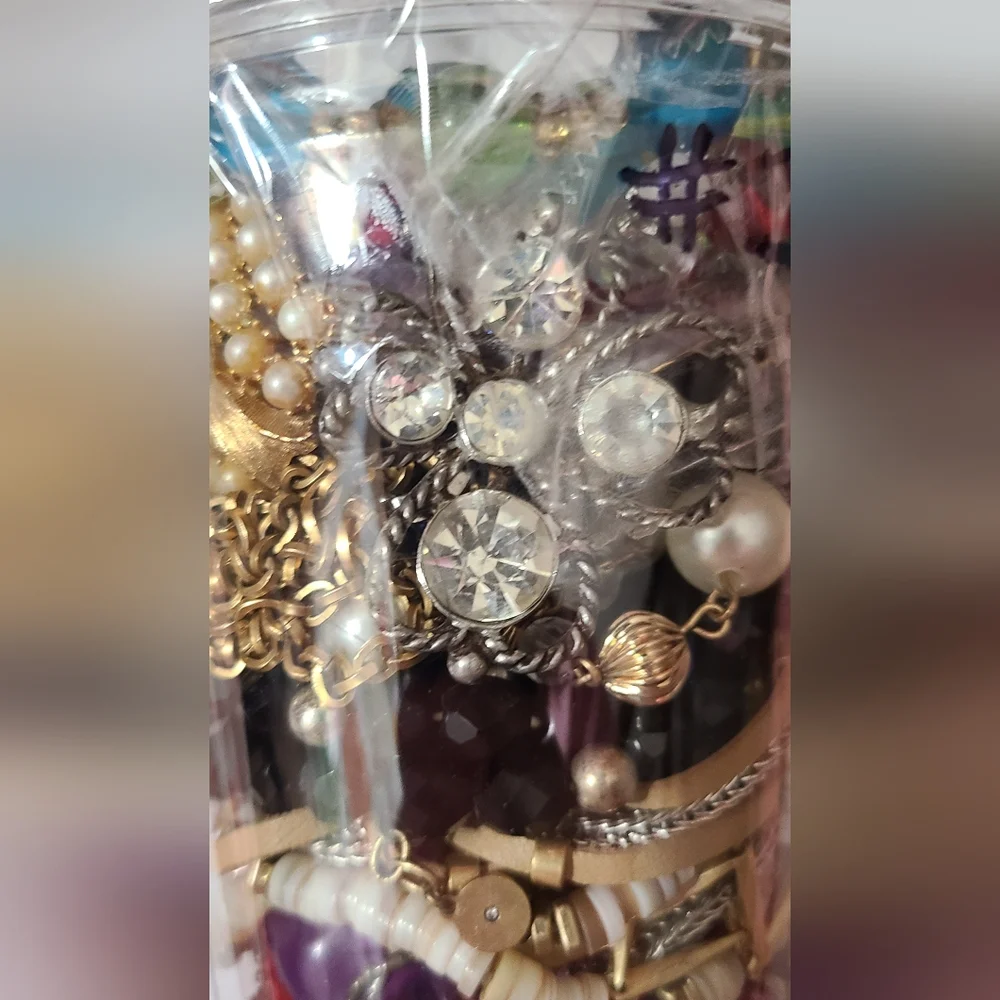 Jewelry Jar lot brooches necklaces bracelets vintage & modern glass rhinestones - Picture 8 of 10